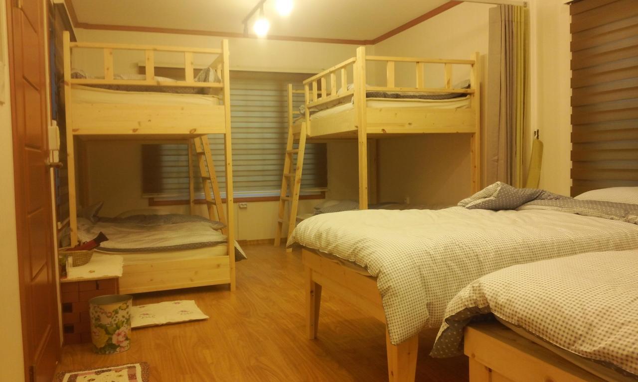Geoje Ton Ton Guesthouse Екстериор снимка
